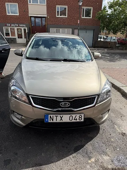 Kia Ceed 2012 photo 2