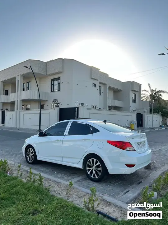 Hyundai Accent 2015 photo 3