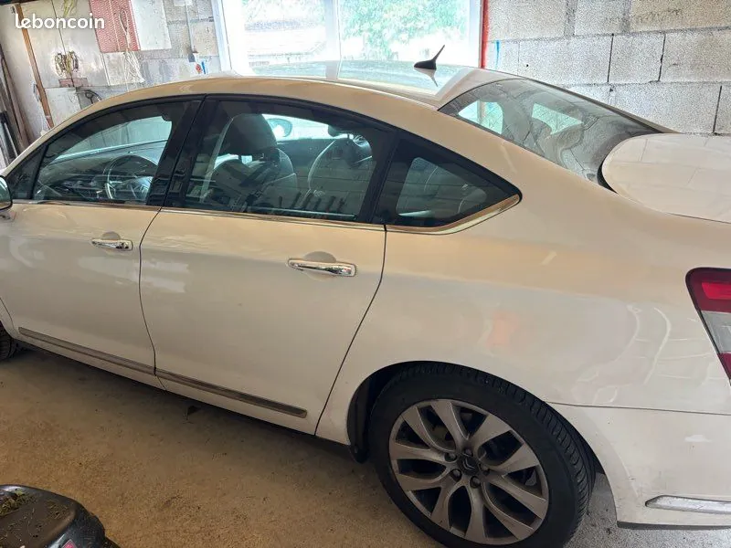 Citroen C5 2017 photo 2