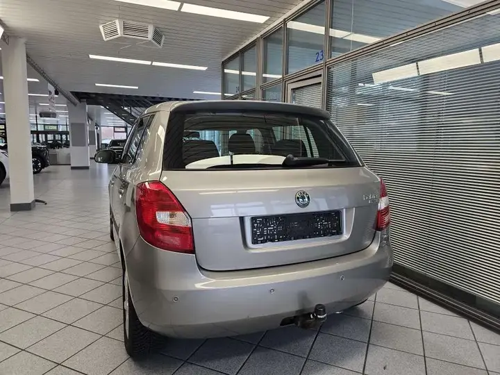 Skoda Fabia 2009 photo 5