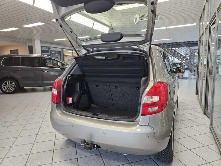 Skoda Fabia 2009 photo 3