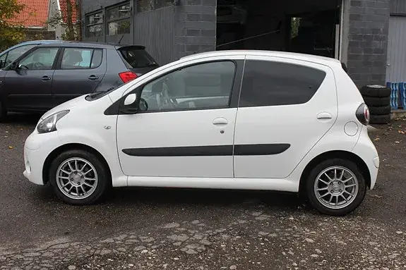 Toyota Aygo 2012 photo 3