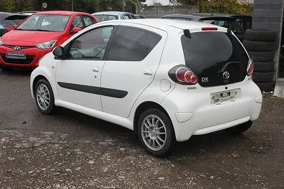 Toyota Aygo 2012 photo 5