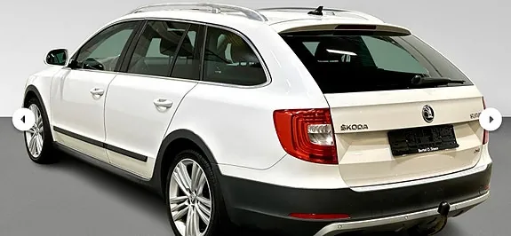 Skoda Superb 2015 photo 2