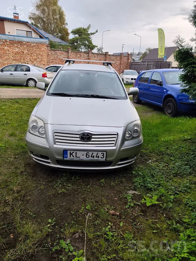 Toyota Avensis 2004 photo 2