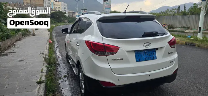 Hyundai Tucson 2012 photo 2