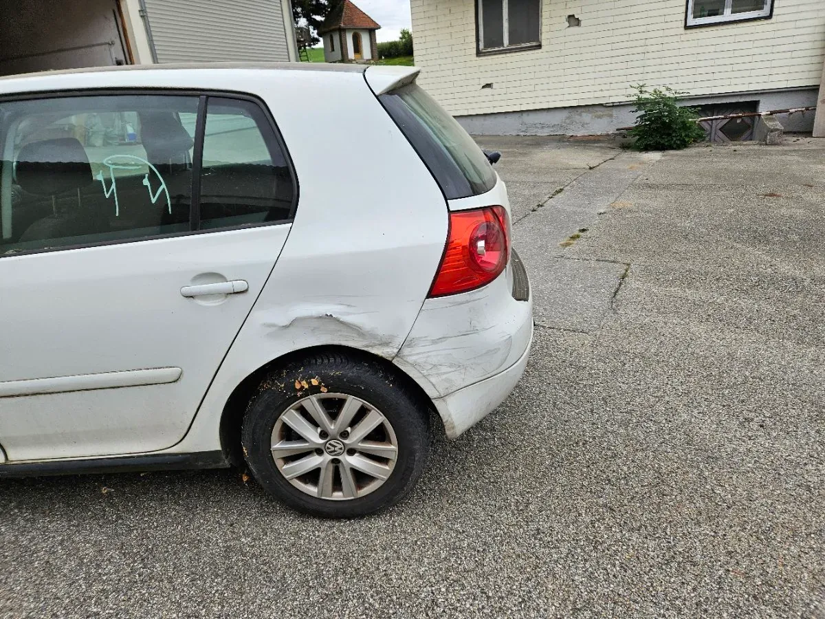 Volkswagen Golf 2004 photo 2
