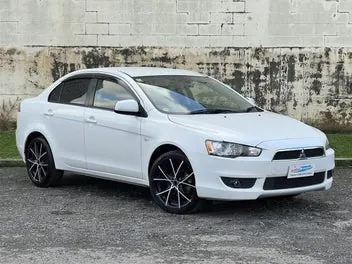 Mitsubishi Galant 2013 photo 3