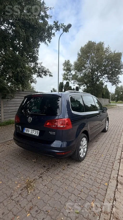 Volkswagen Sharan 2012 photo 2