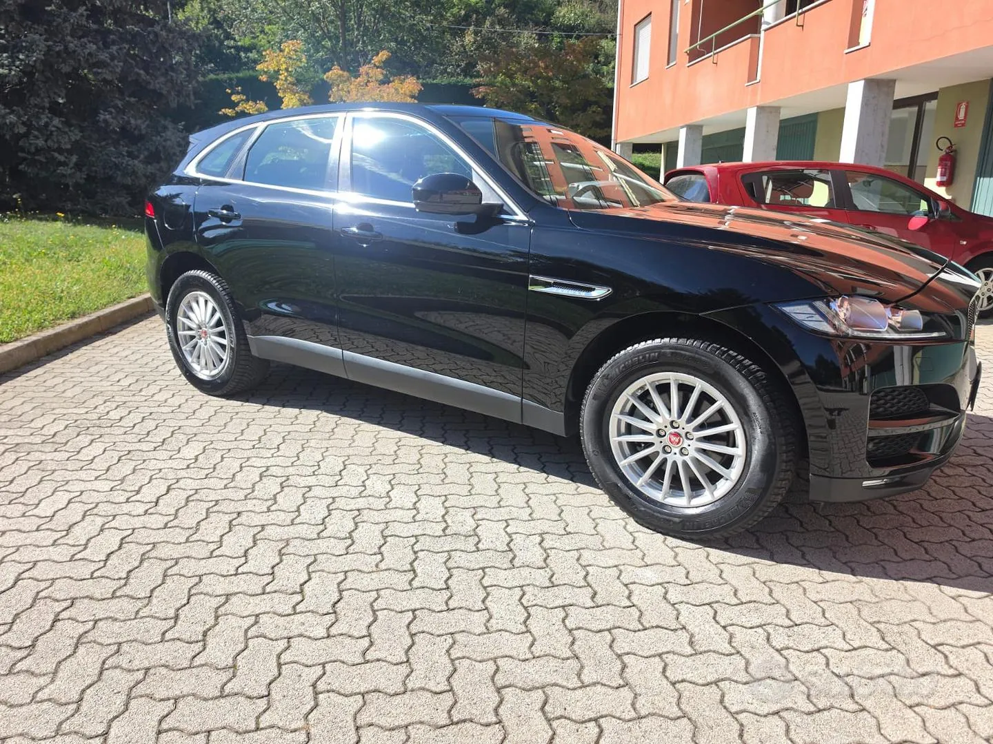 Jaguar F-Pace 2018 photo 3