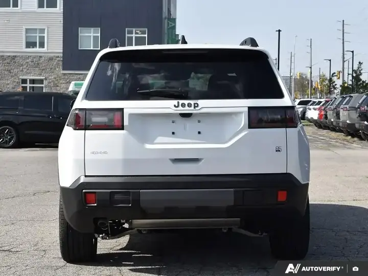 Jeep Cherokee 2026 photo 5