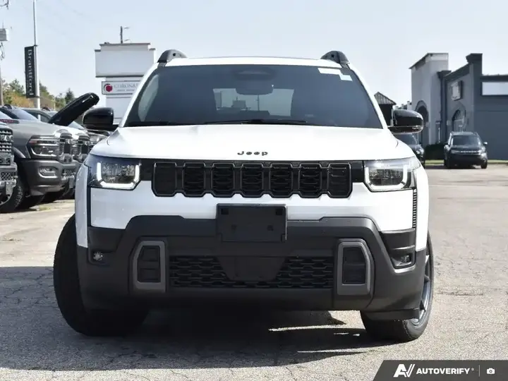 Jeep Cherokee 2026 photo 2