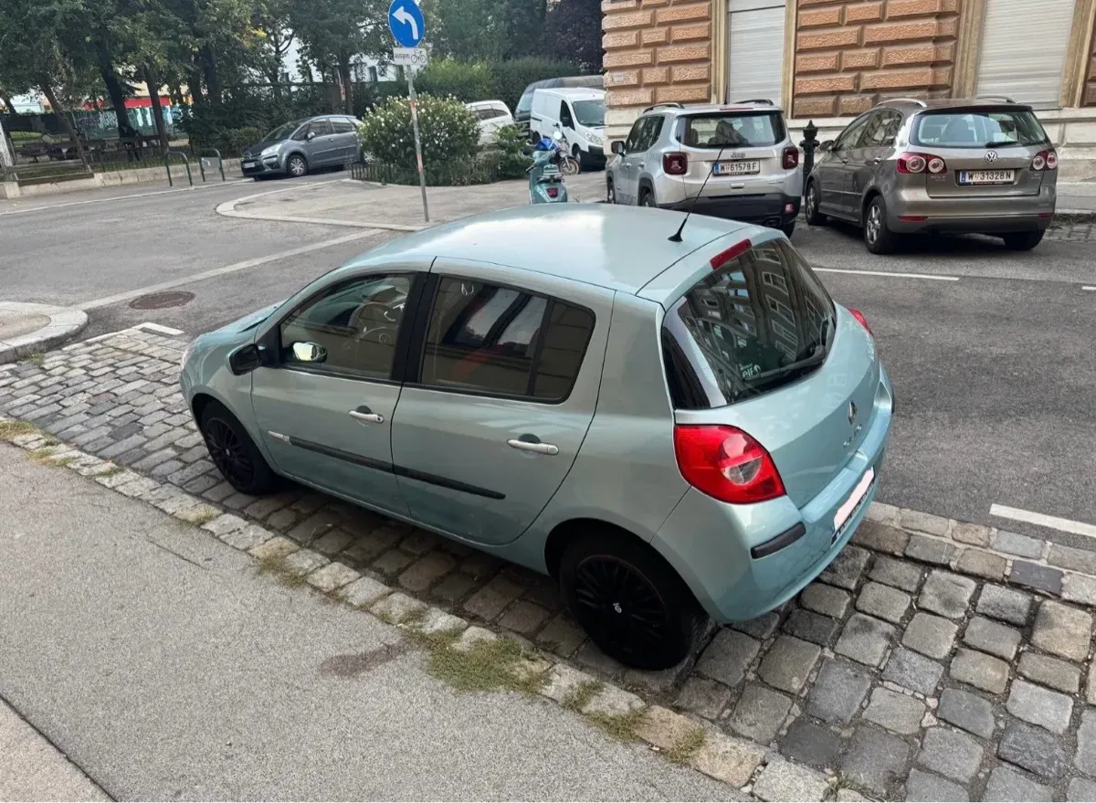 Renault Clio 2007 photo 3