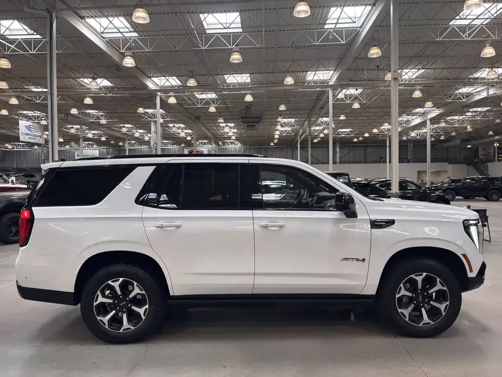 GMC Yukon 2026 photo 3
