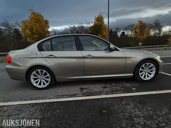 BMW 320D 2009 photo 4