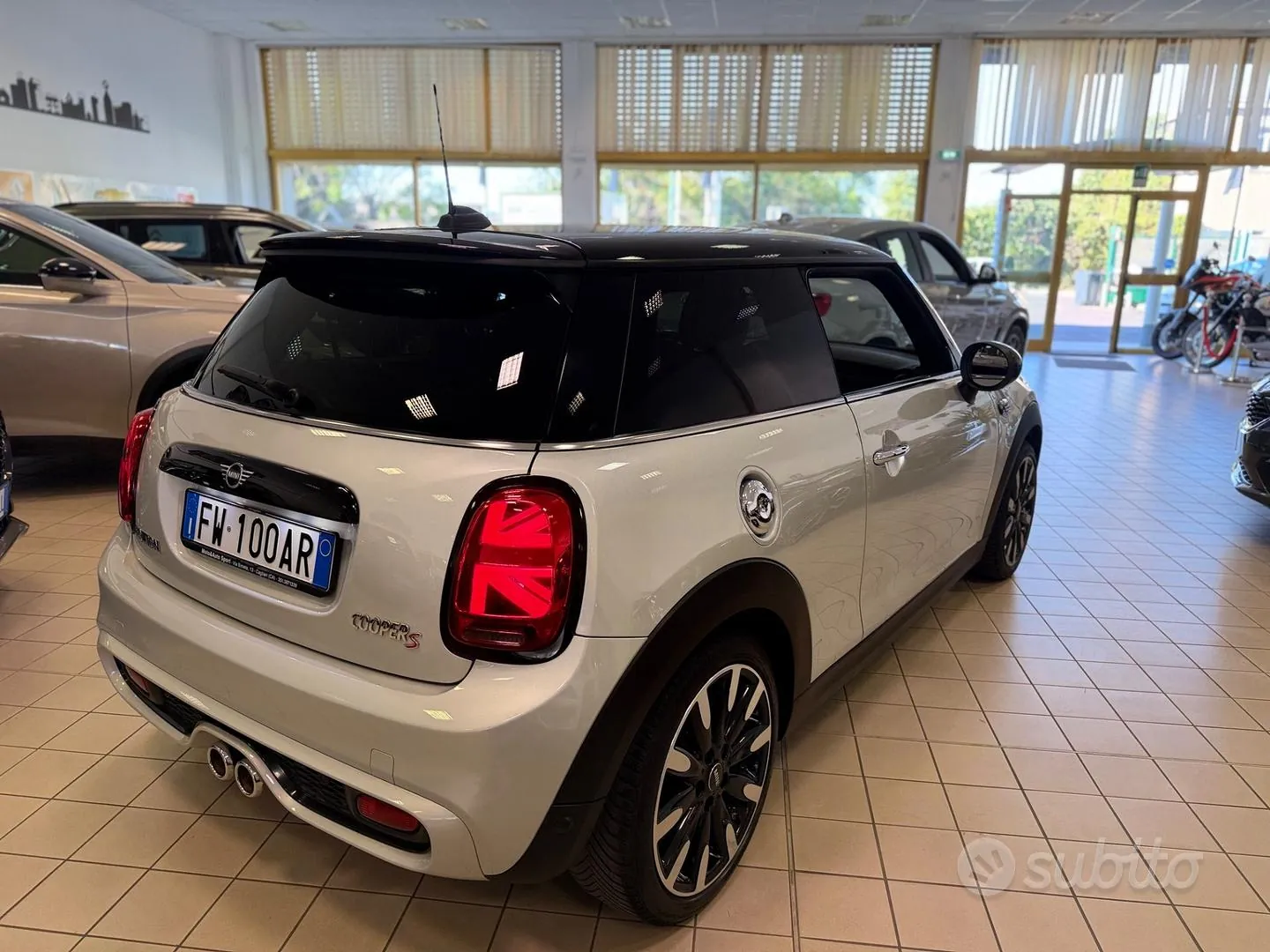 Mini Cooper S 2019 photo 5
