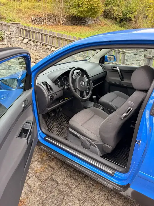 Volkswagen Polo 2004 photo 2