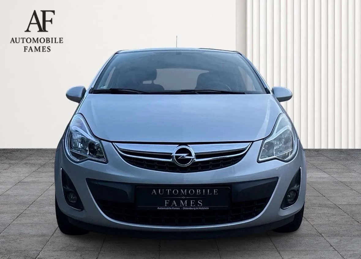 Opel Corsa 2012 photo 2