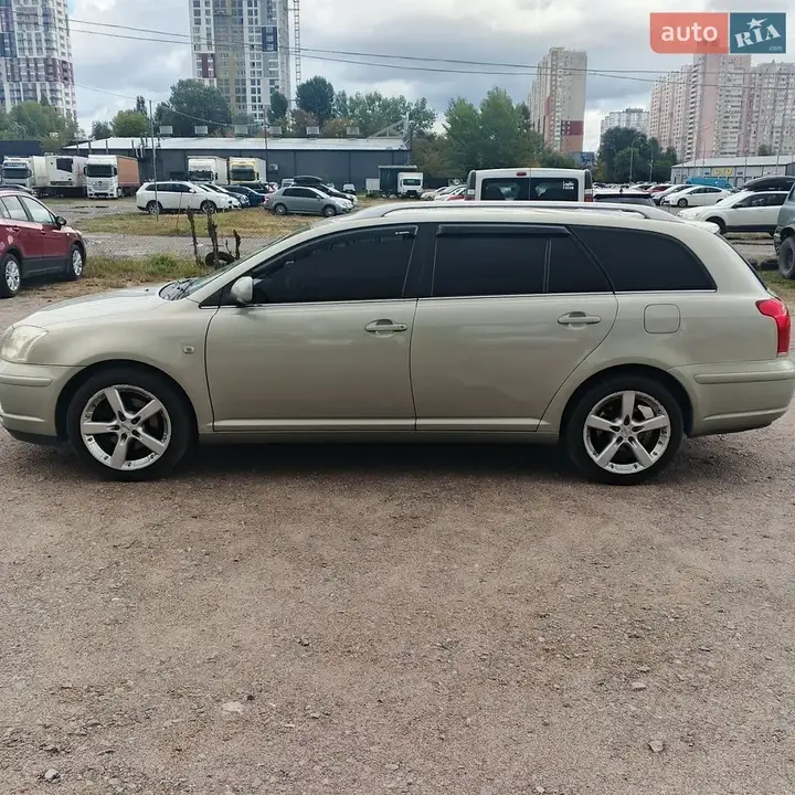 Toyota Avensis 2005 photo 4