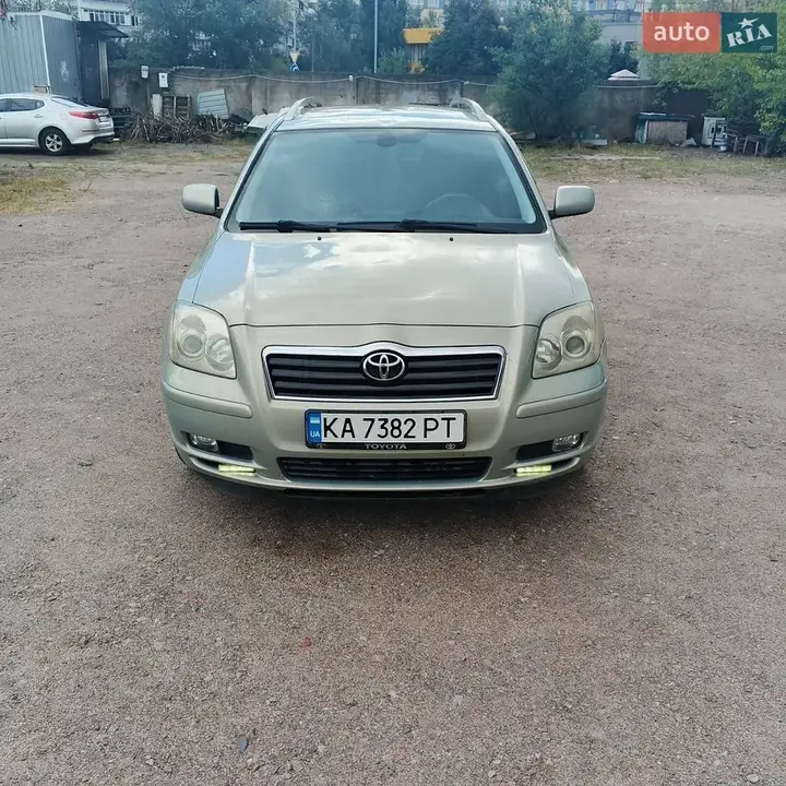 Toyota Avensis 2005 photo 2