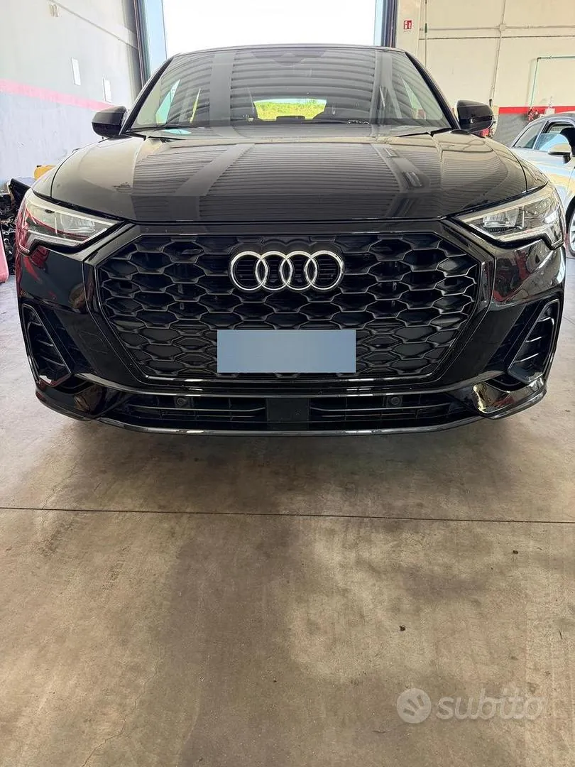 Audi Q3 2021 photo 2
