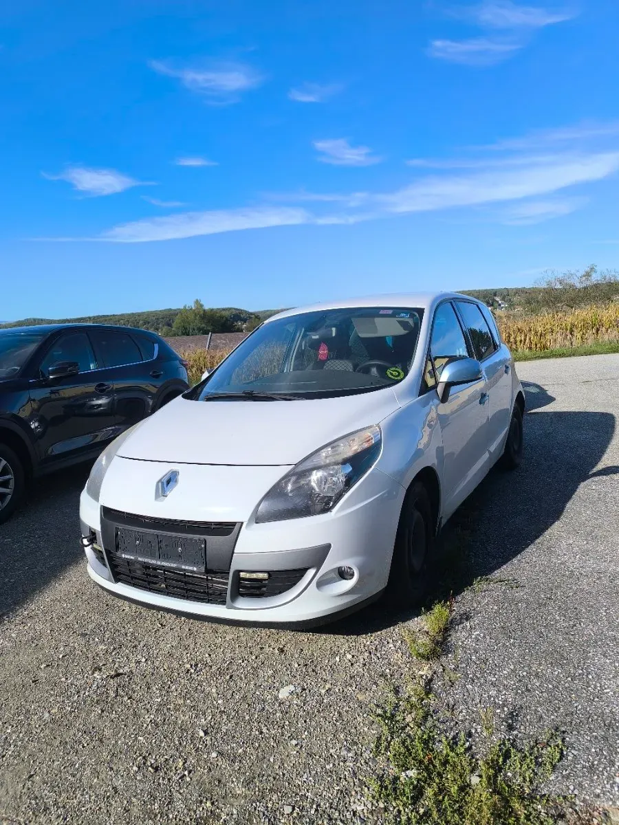 Renault Scenic 2010 photo 2