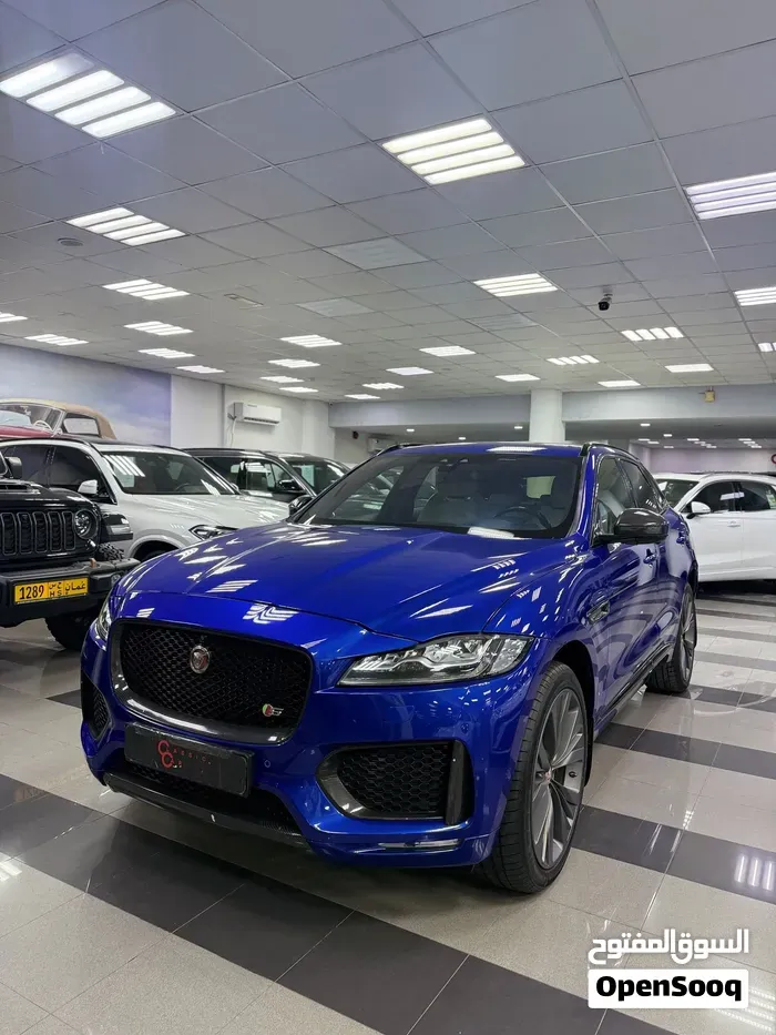 Jaguar F-Pace 2017 photo 2