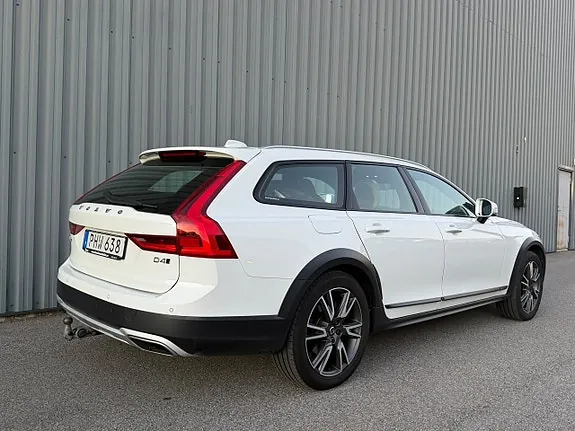 Volvo V90 Cross Country 2017 photo 2