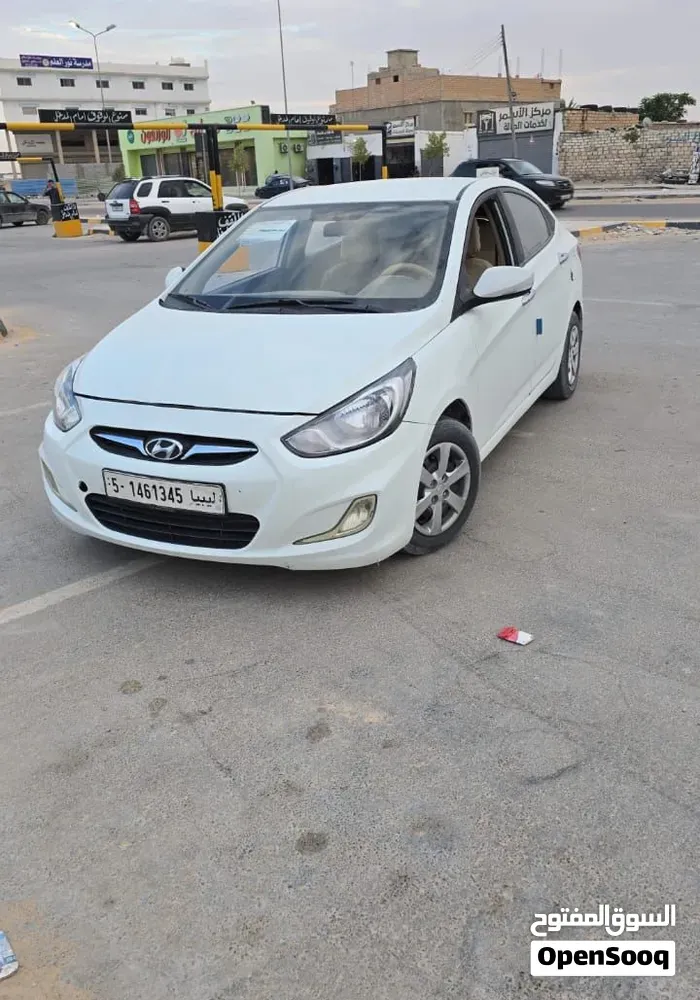 Hyundai Accent 2012 photo 2