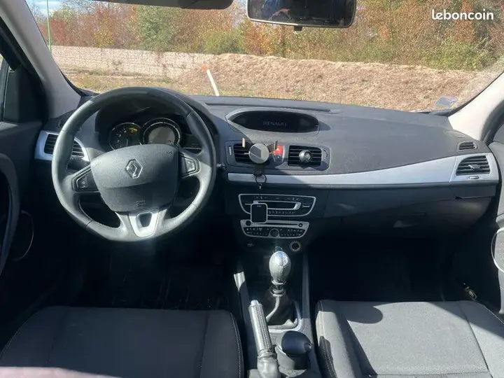 Renault Megane 2012 photo 2