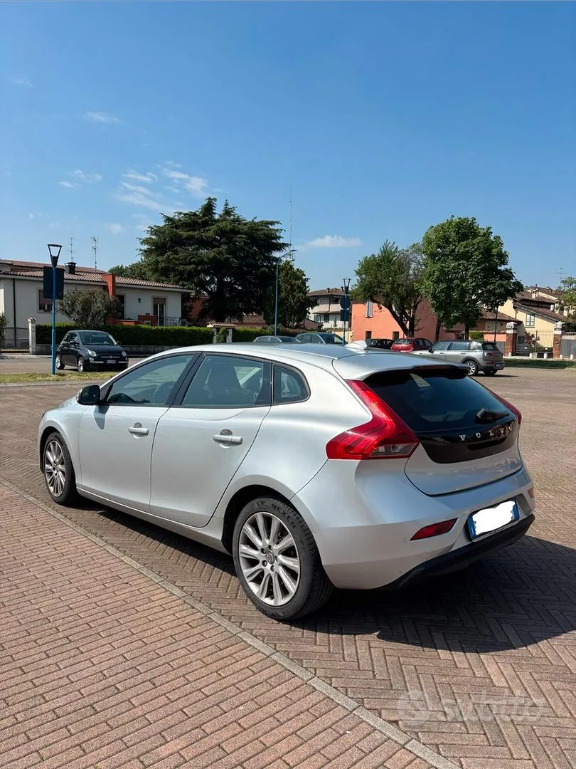 Volvo V40 2012 photo 3
