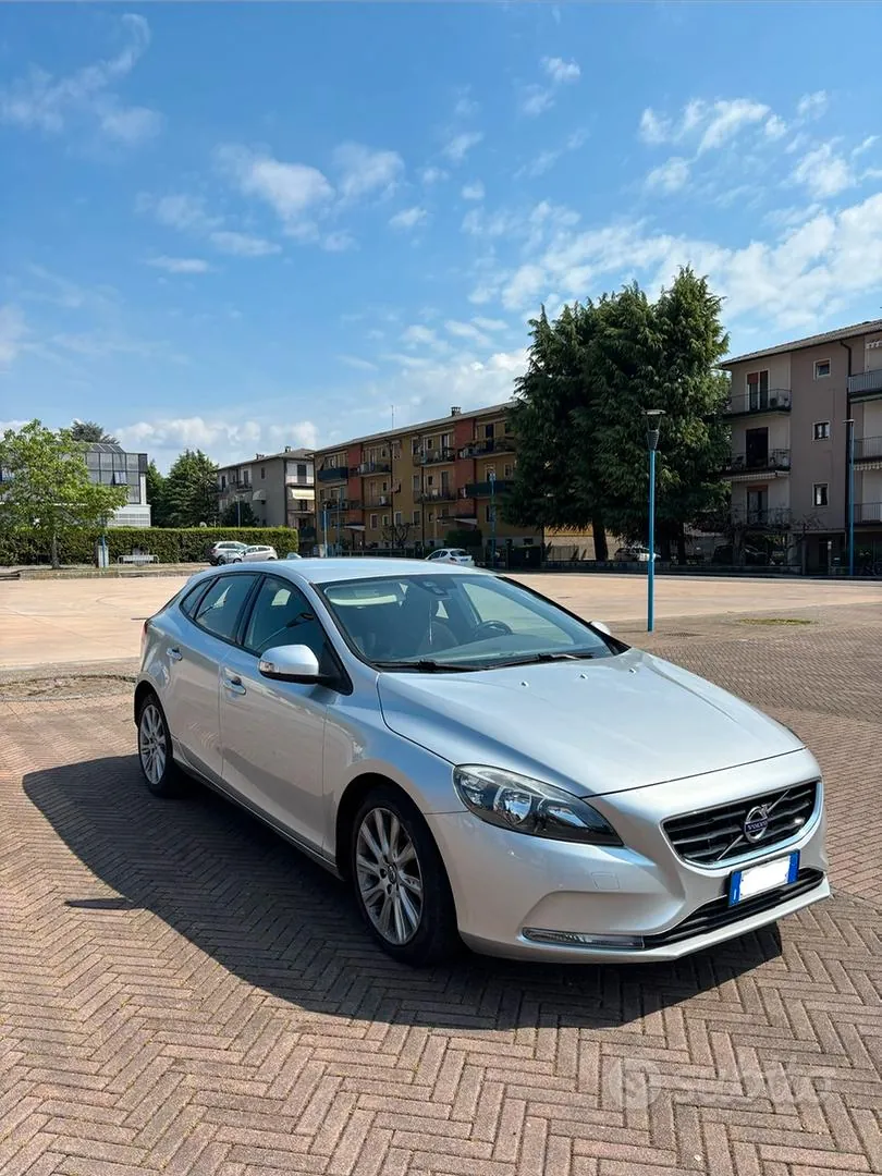 Volvo V40 2012 photo 4