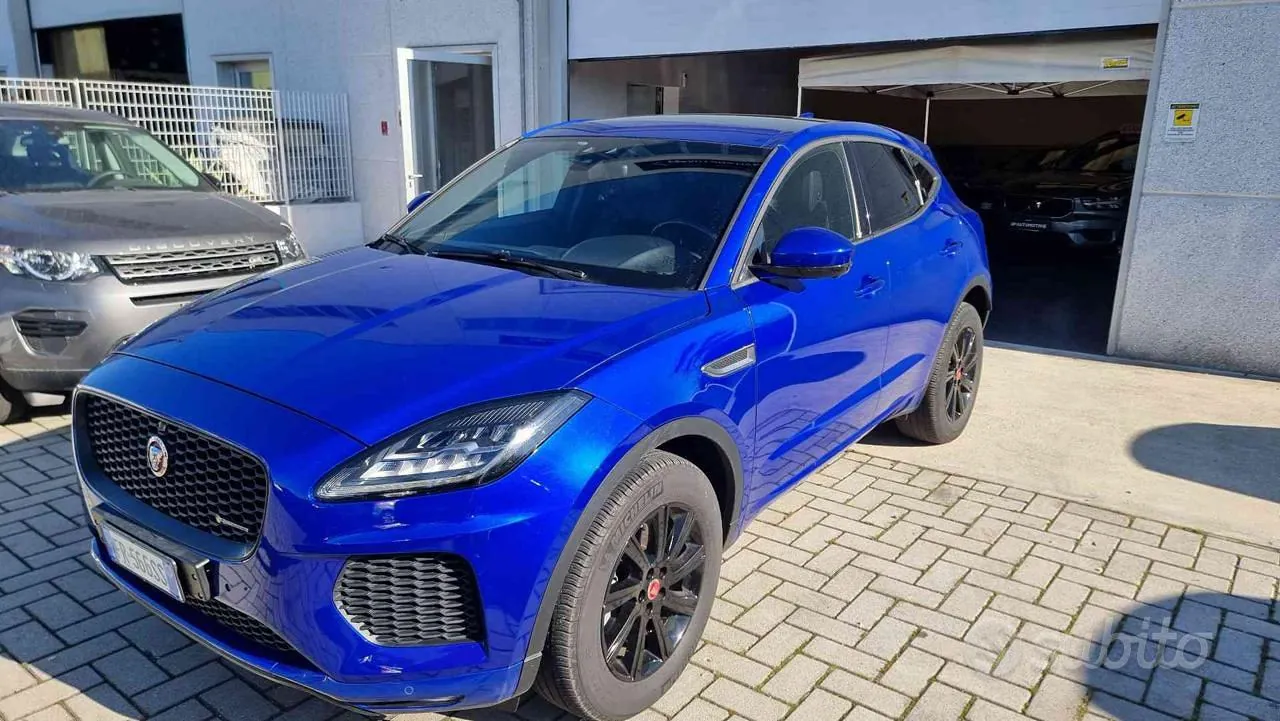 Jaguar E-Pace 2018 photo 2