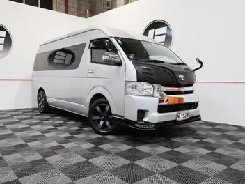 Toyota Hiace 2018 photo 2