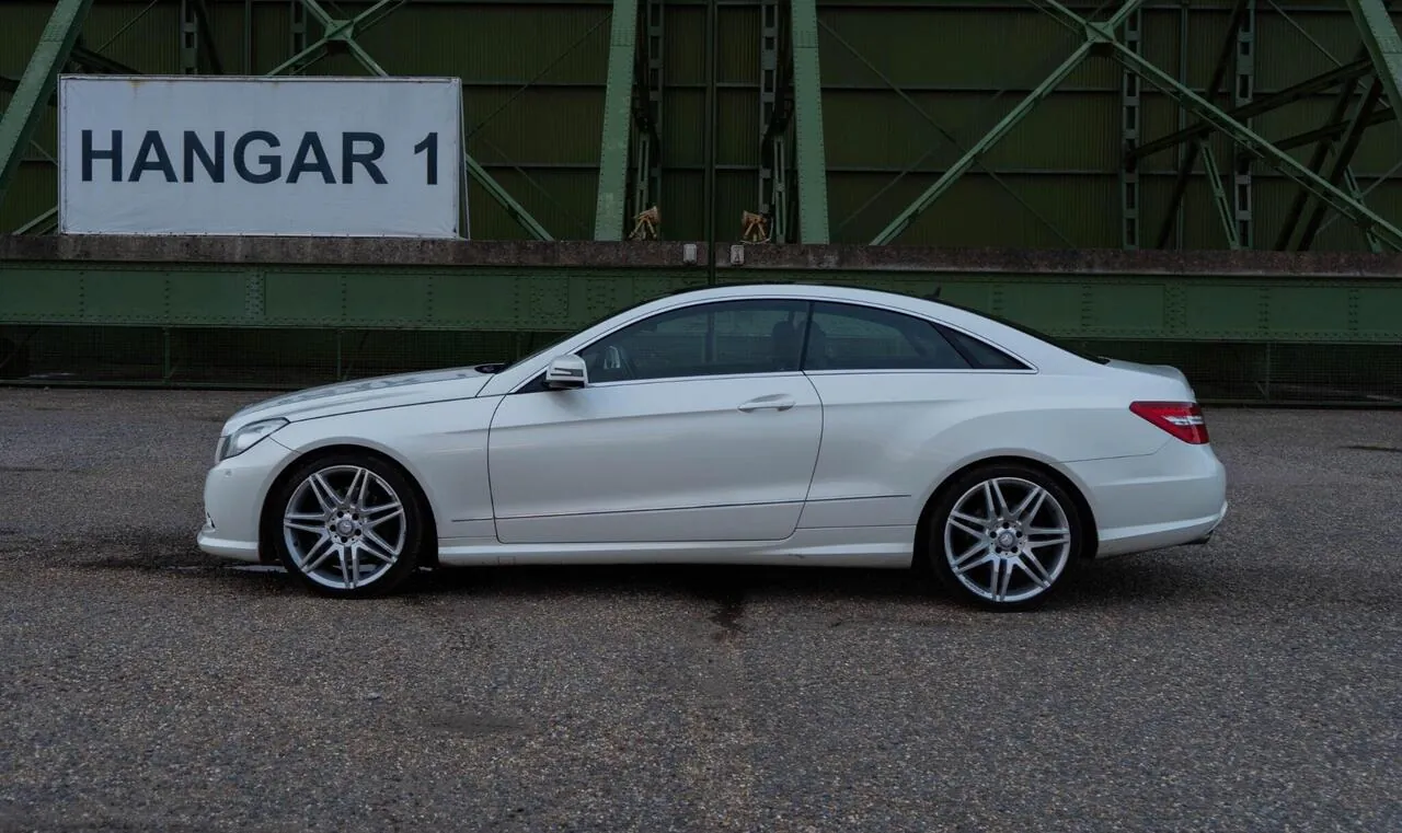 Mercedes-Benz E-Class 2013 photo 4