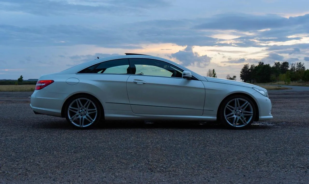 Mercedes-Benz E-Class 2013 photo 2