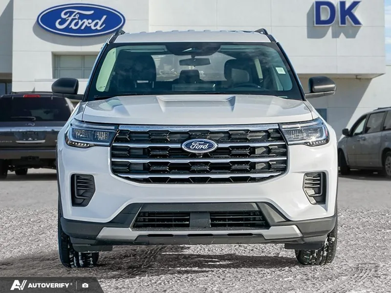 Ford Explorer 2026 photo 2
