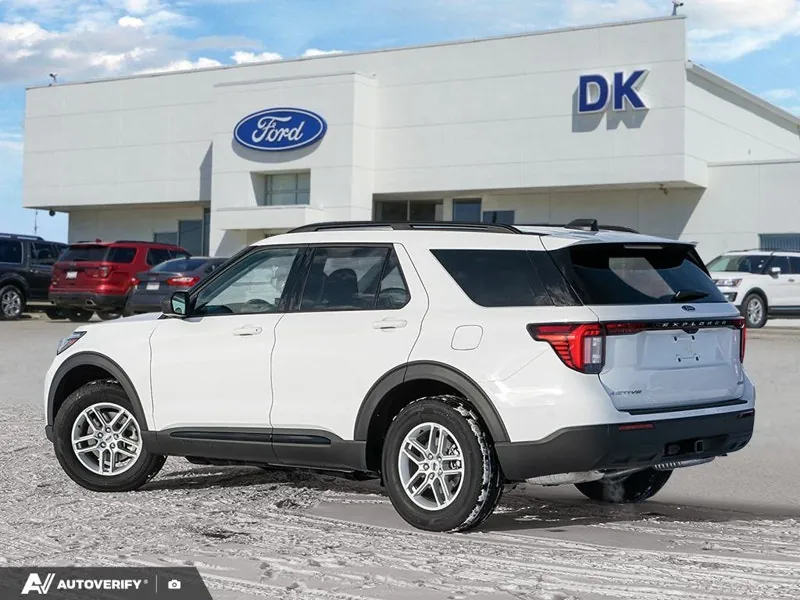 Ford Explorer 2026 photo 5