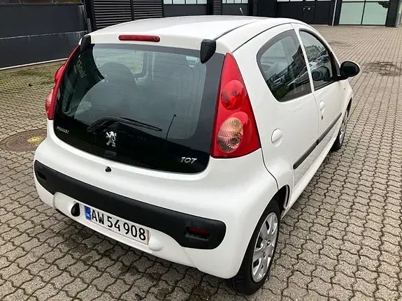 Peugeot 107 2010 photo 4