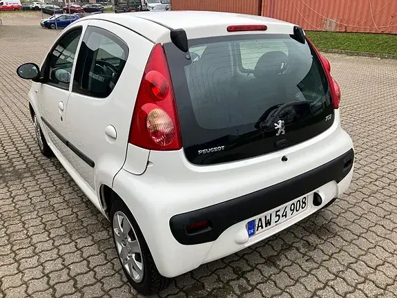 Peugeot 107 2010 photo 3