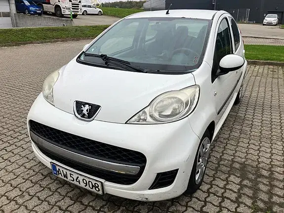 Peugeot 107 2010 photo 2
