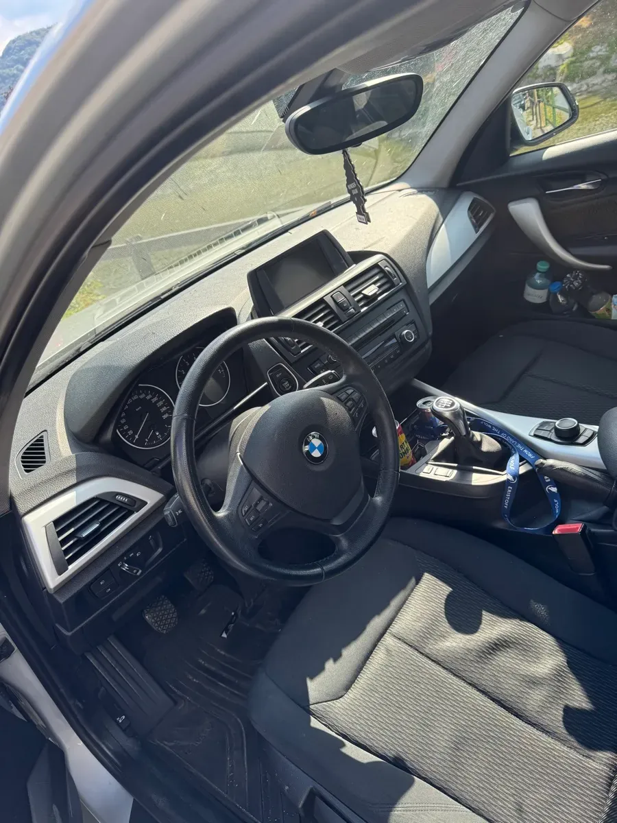 BMW 1 Series 2011 photo 2