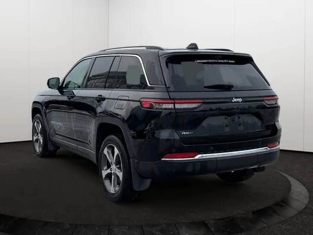 Jeep Grand Cherokee 2023 photo 3