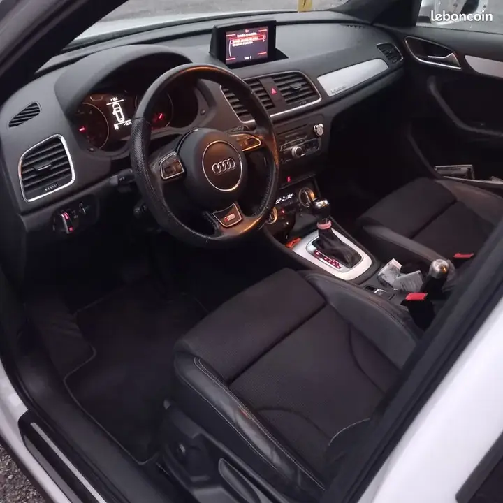 Audi Q3 2013 photo 2