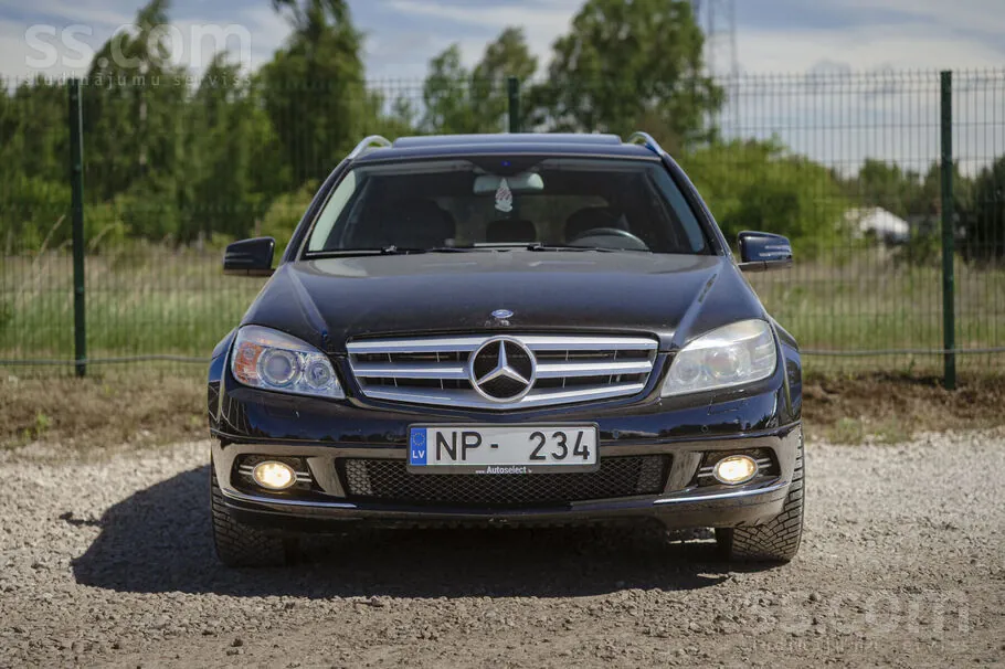 Mercedes-Benz C220 2009 photo 2