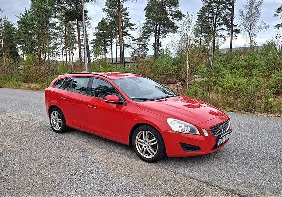 Volvo V60 2012 photo 2