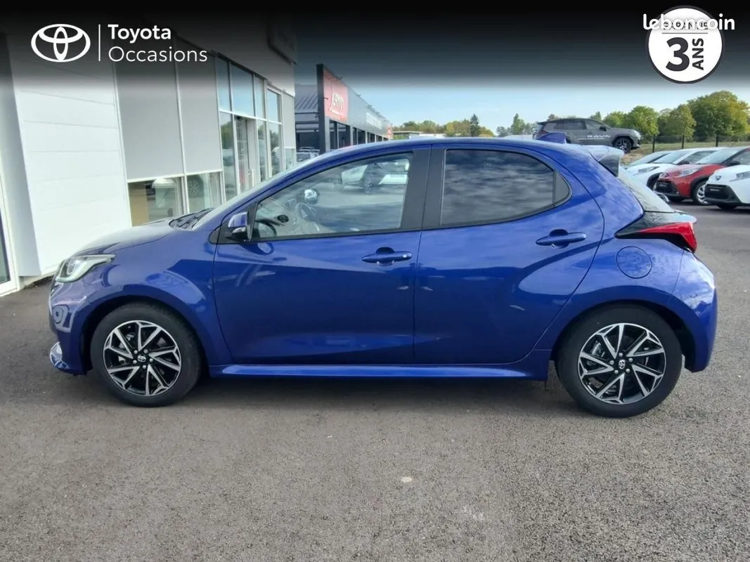 Toyota Yaris 2023 photo 3