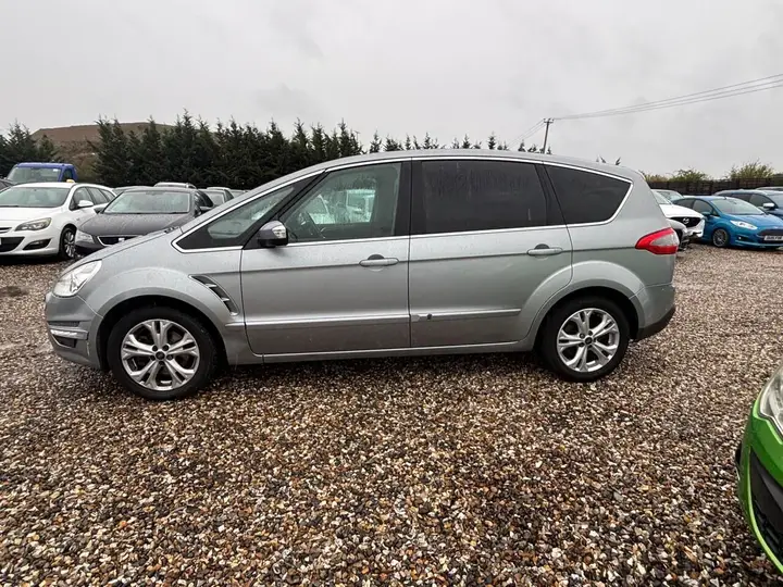 Ford S-Max 2013 photo 2