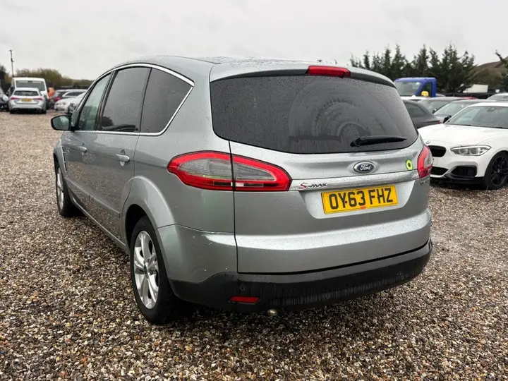Ford S-Max 2013 photo 3