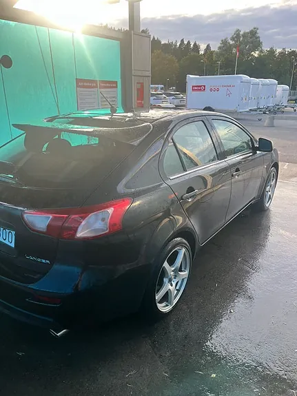 Mitsubishi Lancer 2010 photo 2
